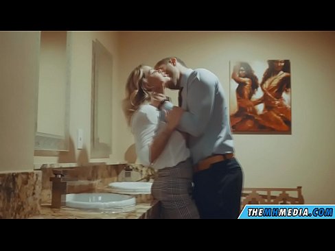 ❤️ Kapag ang isang busty blonde seduces sa isang pampublikong banyo Porn video sa tl.kiss-x-max.ru ️❤